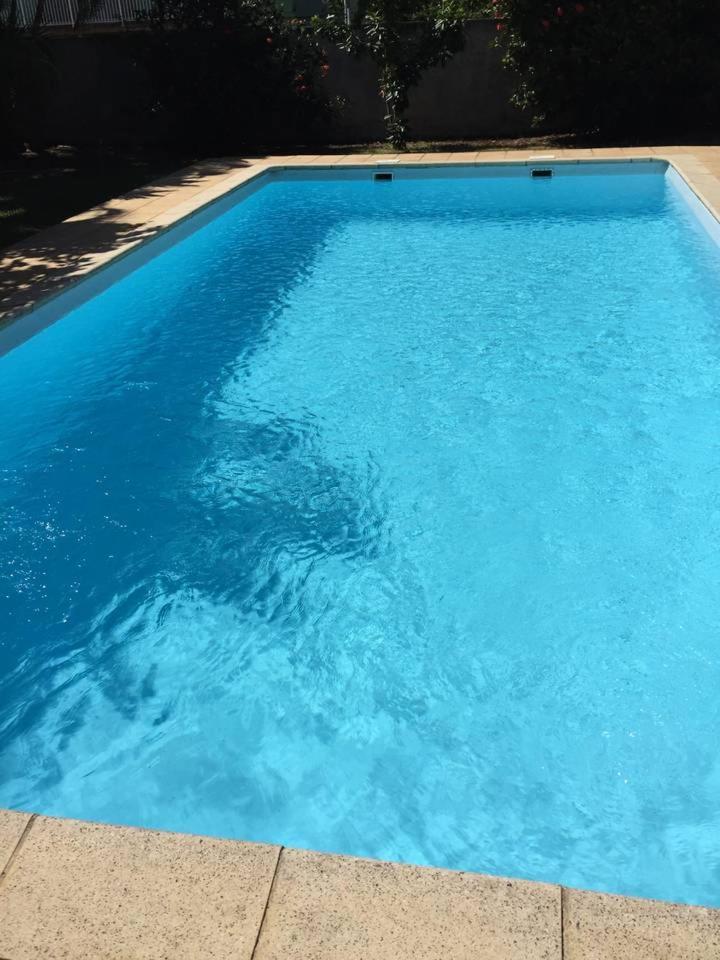 Appartamento T2 tropical en bord de piscine à 100m de la mer Le Carbet Esterno foto